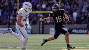 Read more about the article Michigan State adds Santiago, rush end known for lifting his teammates