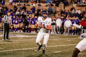 Read more about the article The transfer portal re-started Houser’s career, the quarterback saved East Carolina’s season