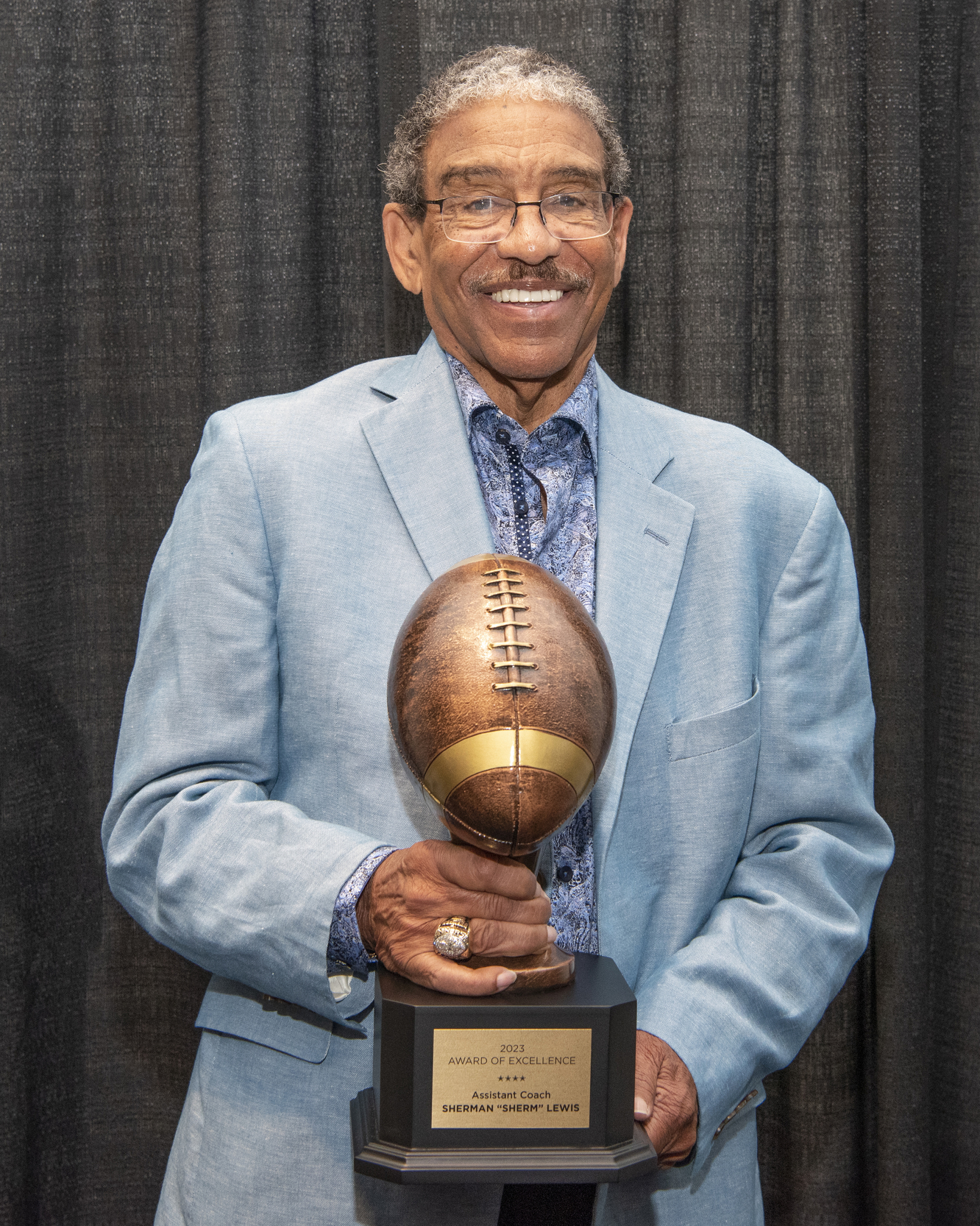 Read more about the article Sherman Lewis, a Michigan State trailblazing athlete and coach, dies at 83